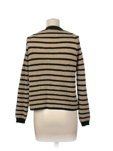 universal Beden PreLoved Hırka %70 İndirimli.