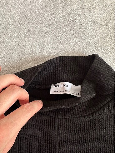 m Beden Bershka siyah uzun kollu crop