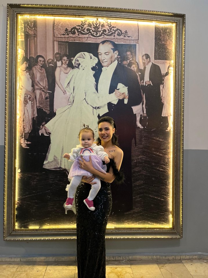 Siyah Yılan Desenli Straplez Uzun Abiye - Görsel 3