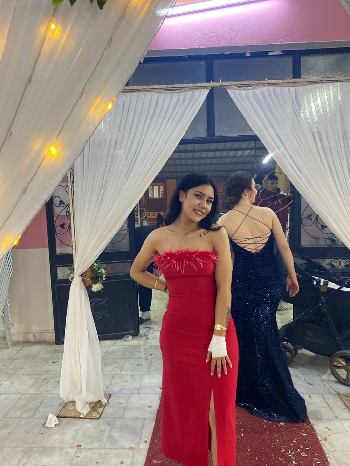 Uzun Parlak Kırmızı Straplez Kadın Abiye - Görsel 2