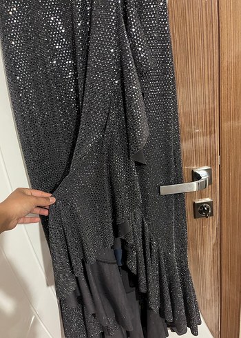 Gri Payetli Midi V Yaka Abiye Elbise - Görsel 3