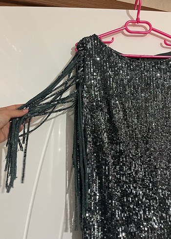 Püsküllü yeşil Grı taşlı gıbı diz altı elbıse - Görsel 2