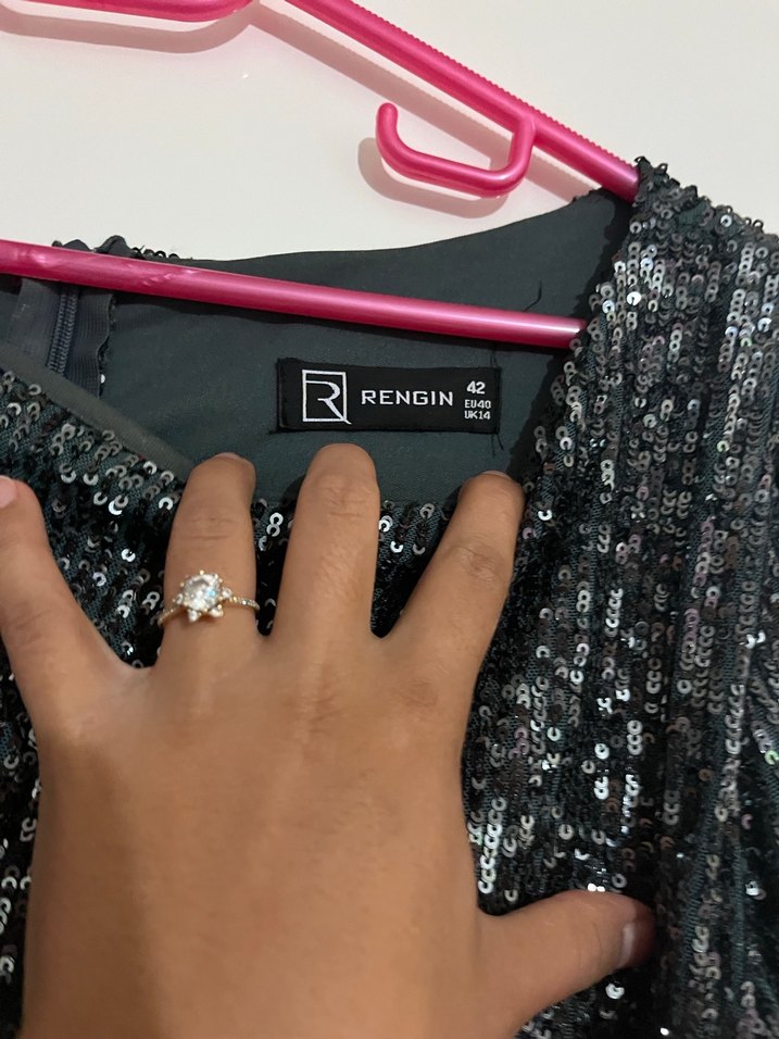 Püsküllü yeşil Grı taşlı gıbı diz altı elbıse - Görsel 3