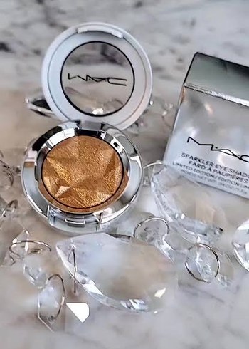 MAC Gold Crush Parlak Göz Farı - Görsel 2