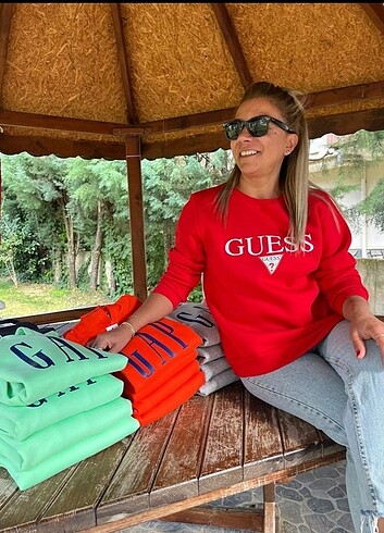 universal Beden çeşitli Renk GUESS MODEL YILBAŞI SWEATH S M L XL