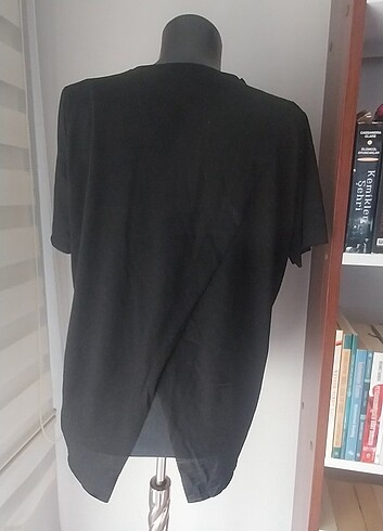 m Beden siyah Renk Asimetrik kesim tişört