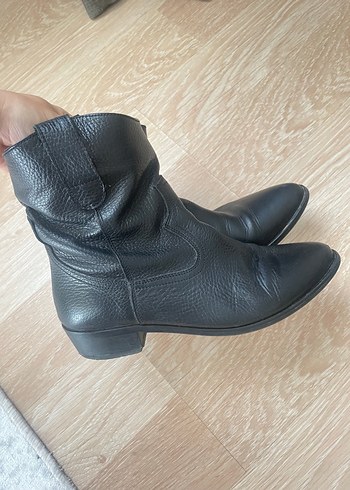 Derimod ürünü