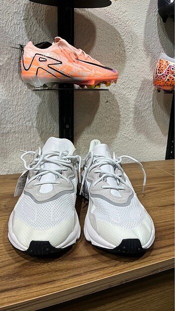 Adidas beyaz ozwego