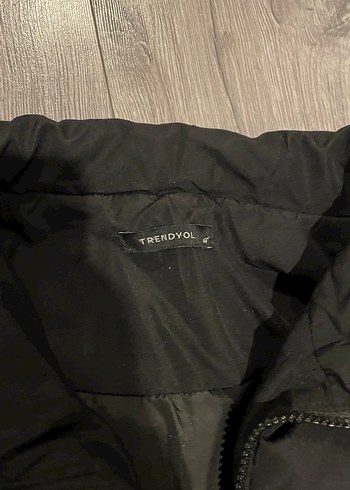 Trendyol & Milla Siyah Kadın Mont
