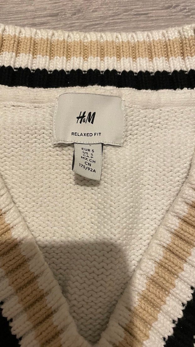 V Yaka Beyaz Kazak - Görsel 5