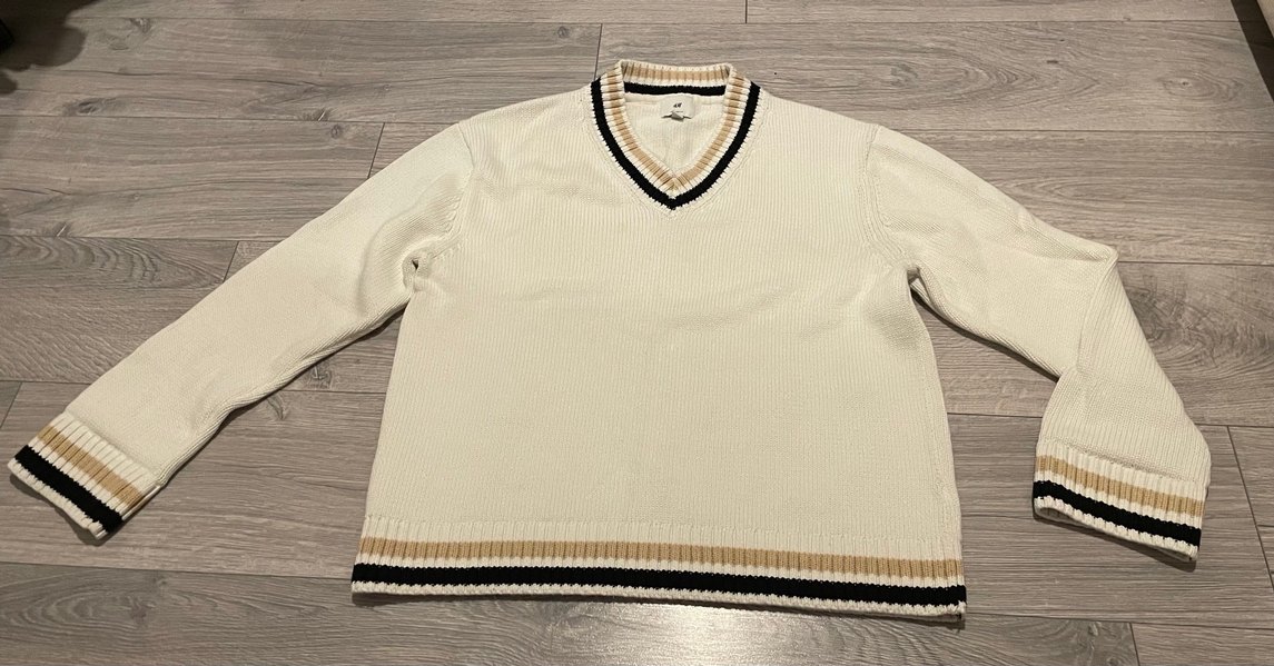 V Yaka Beyaz Kazak - Görsel 2