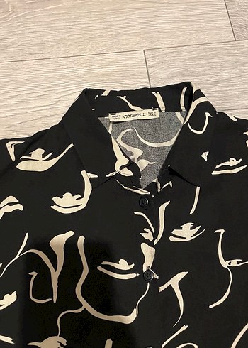 Siyah Desenli Düğmeli Kadın Gömlek - Görsel 2
