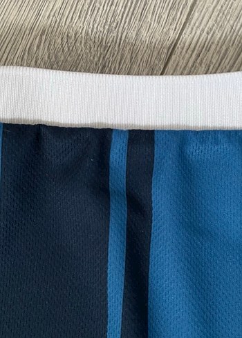 Mavi V Yaka Tişörtü - Görsel 5