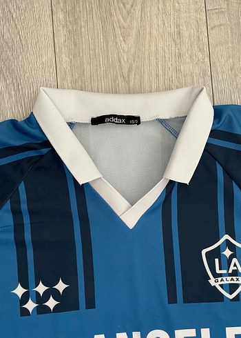 Mavi V Yaka Tişörtü - Görsel 2