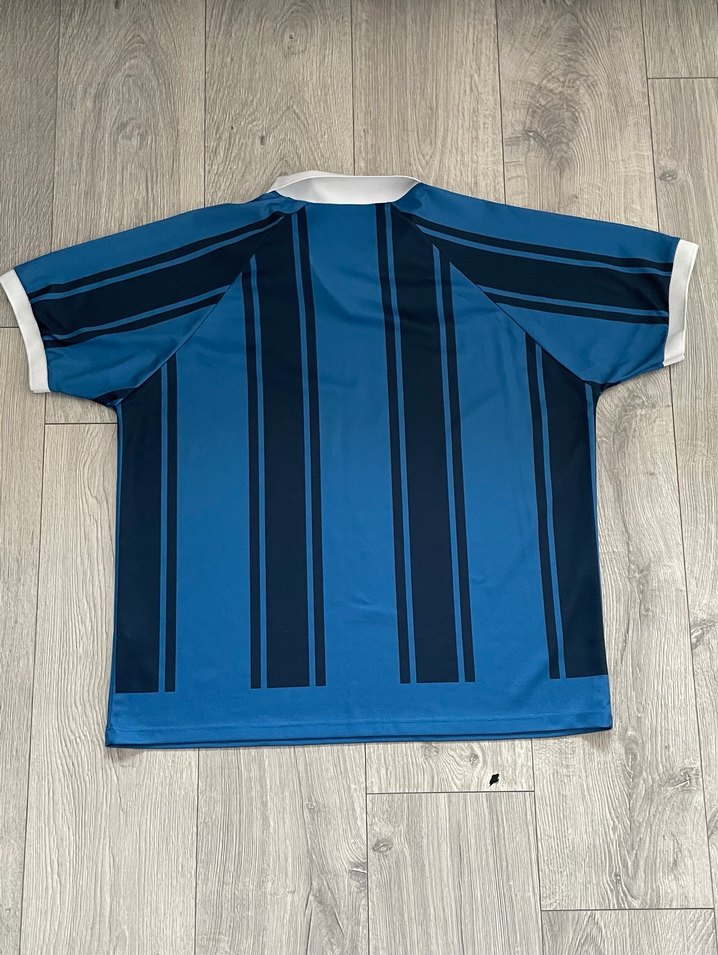 Mavi V Yaka Tişörtü - Görsel 4