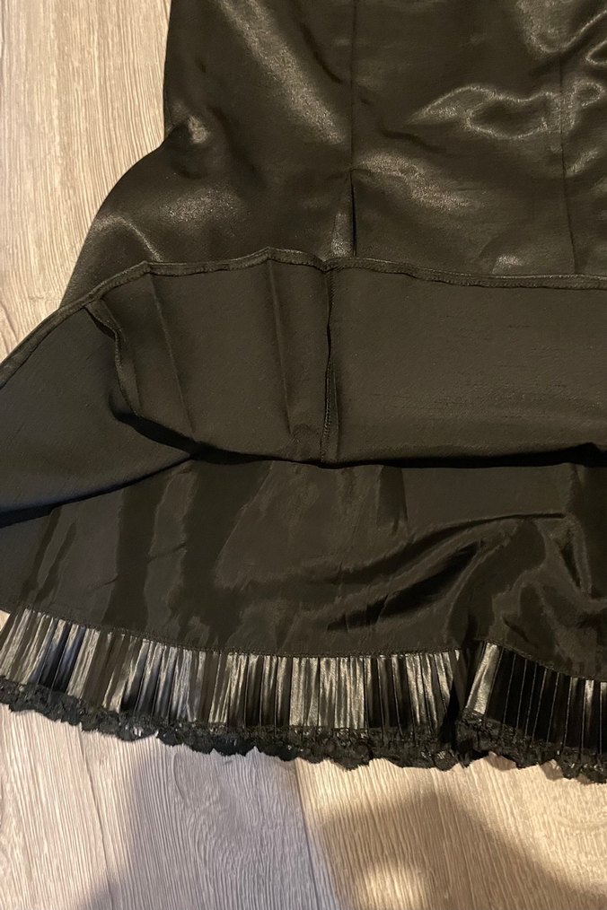 Parlak Siyah Saten  Eteği - Görsel 2