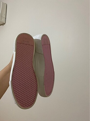 37 Beden beyaz Renk bershka beyaz pembe spor ayakkabı