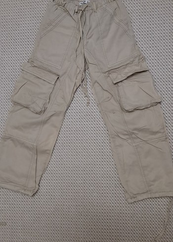 pull and bear kargo pantolon - Görsel 5
