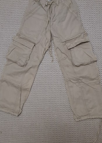 pull and bear kargo pantolon - Görsel 7