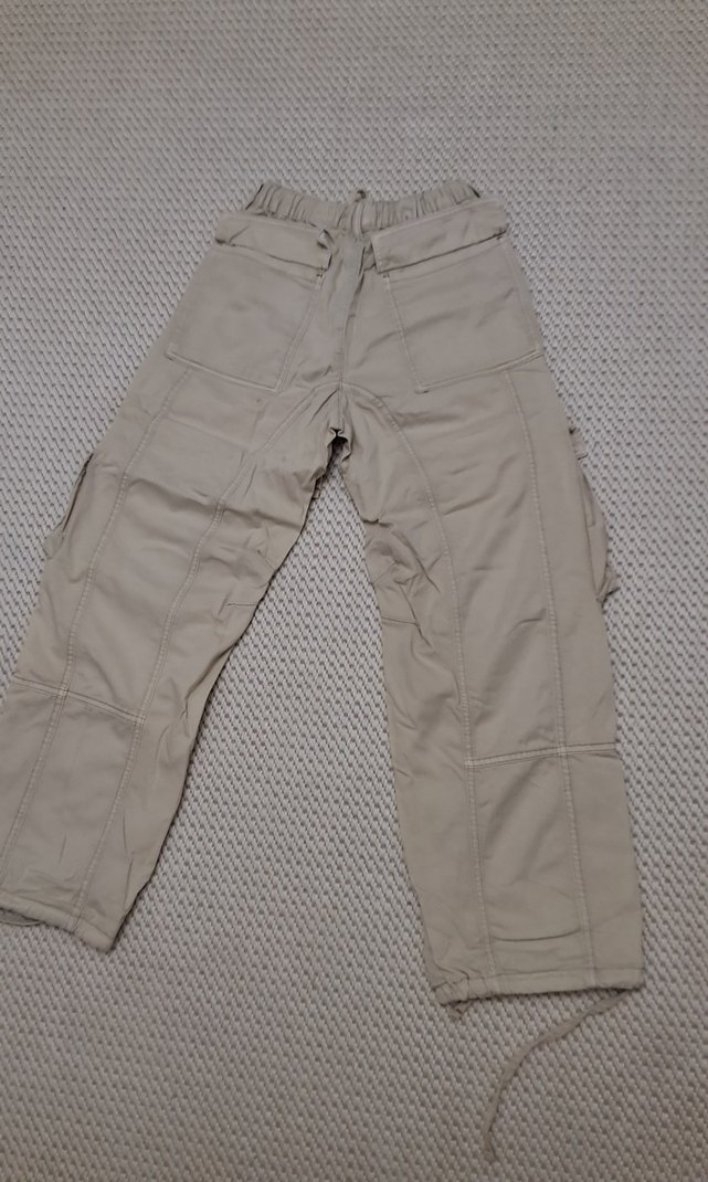 pull and bear kargo pantolon - Görsel 4