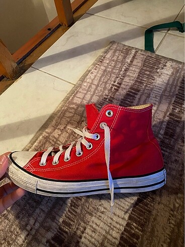 41,5 Beden kırmızı Renk kırmızı converse
