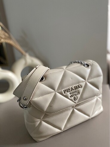 Prada Çanta