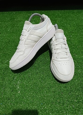 37 Beden beyaz Renk Adidas orjinal ayakkabı
