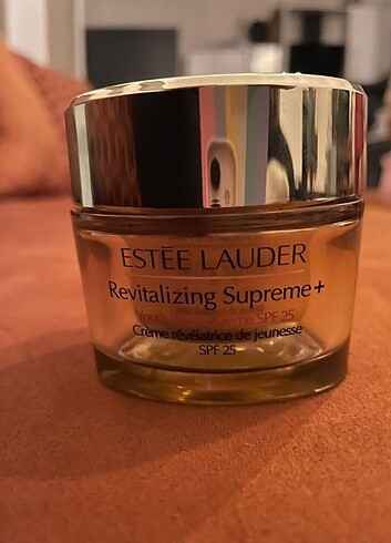 ESTEE LAUDER Revitalizing Supreme