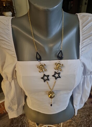 Crop bluz ve kolye