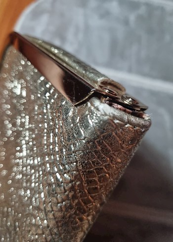 gold Parlak Yılan Derisi gorunumlu Kadın Clutch Çanta - Görsel 9