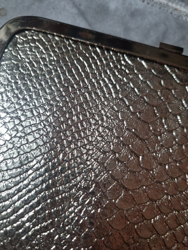 gold Parlak Yılan Derisi gorunumlu Kadın Clutch Çanta - Görsel 5