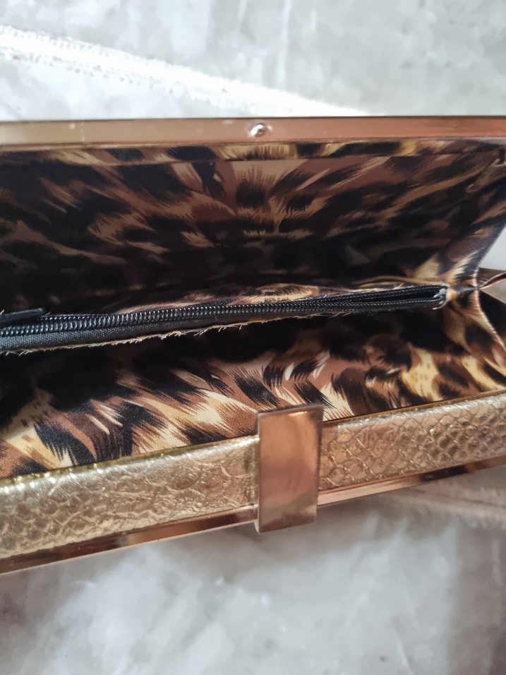 gold Parlak Yılan Derisi gorunumlu Kadın Clutch Çanta - Görsel 4