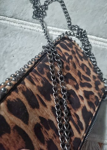 Beden PULL& BEAR Zincir Detaylı Leopar Desenli Deri Kadın Çapraz Çanta