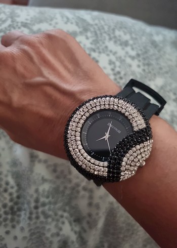 Koyu Siyah Taşlı Kadın Kol Saati - Görsel 5