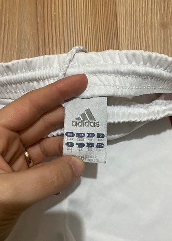 Beyaz Adidas Mini Spor Şort - Görsel 3