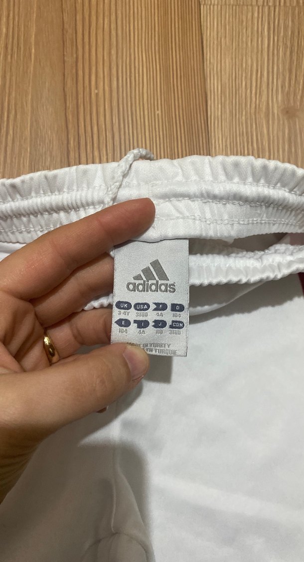 Beyaz Adidas Mini Spor Şort - Görsel 3