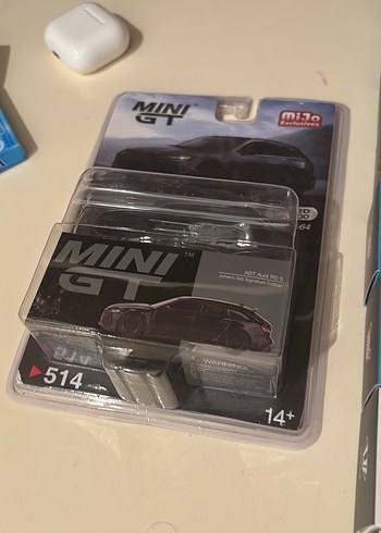 Mini GT Siyah Oyuncak Araba
