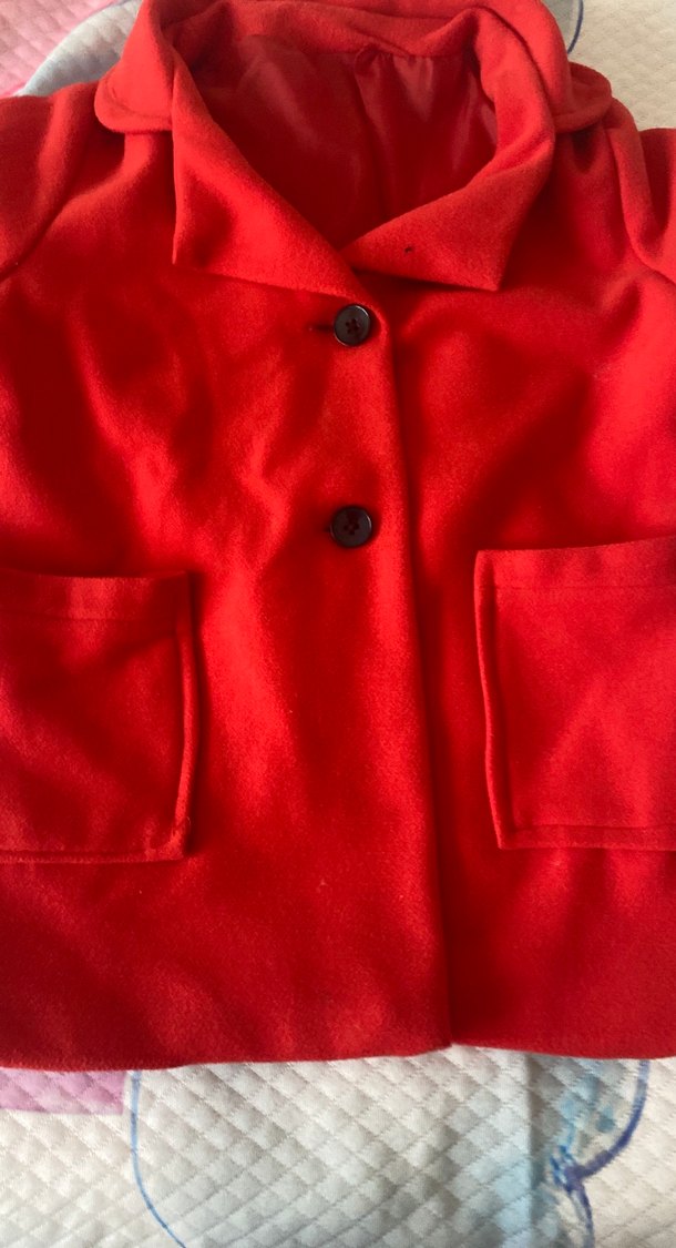 Düğmeli Kırmızı kaşe mont hazır gitim değildir - Görsel 3