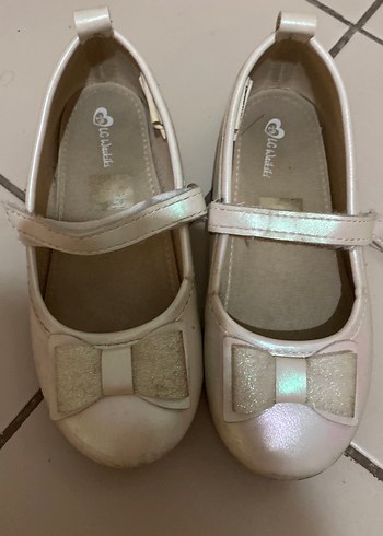 Kız Çocuk Beyaz Tokalı Babet Ayakkabı - Görsel 2