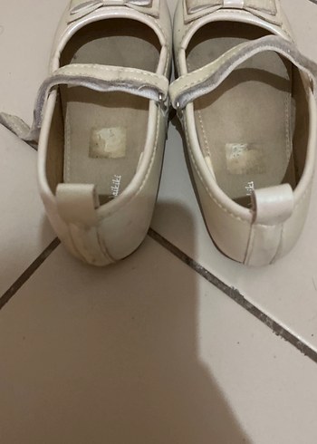 Kız Çocuk Beyaz Tokalı Babet Ayakkabı - Görsel 3