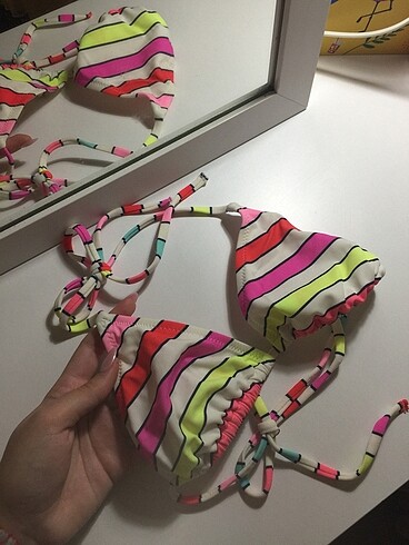 bikini üstü