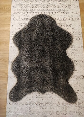 Peluş post halı yaklaşık 110*70