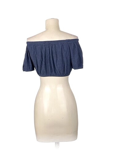 s Beden PreLoved T-shirt %70 İndirimli.
