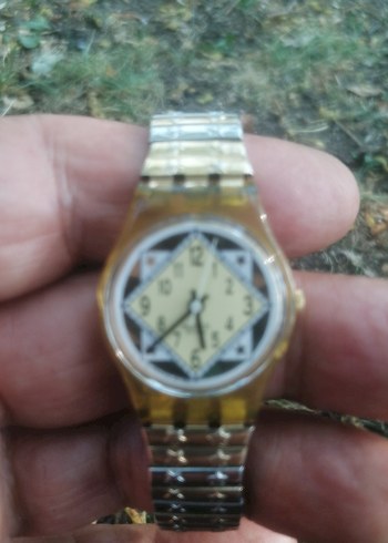 Swatch Swatch Kadın Altın Renk Vintage Saat