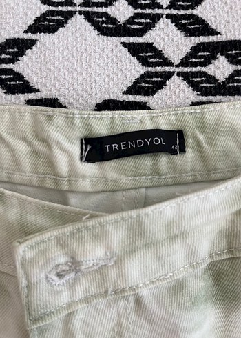 Trendyol & Milla Kadın Gri-Yeşil Batik Desenli Salaş Jean