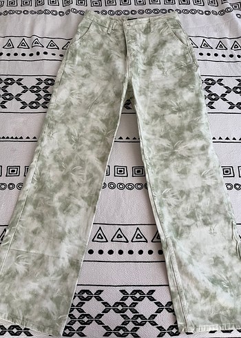 Kadın Gri-Yeşil Batik Desenli Salaş Jean