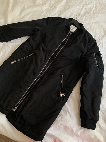 Bershka bomber mont