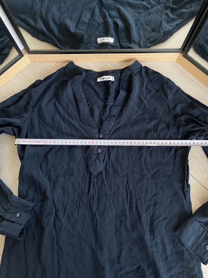 Lacivert V Yakalı Keten Kadın Gömlek - Görsel 3