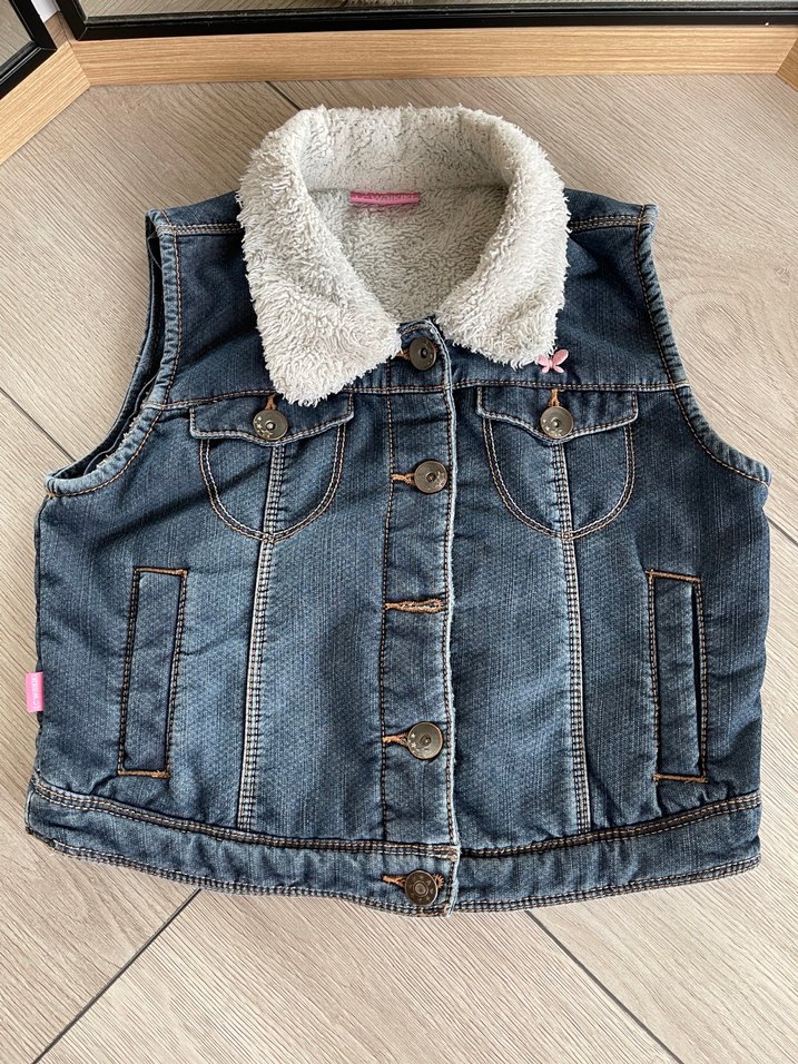 Düğmeli Kürklü Denim Kız Yeleği - Görsel 2