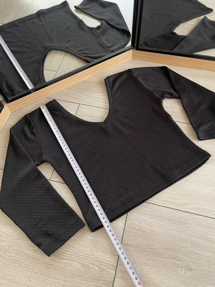 Siyah V Yakalı Uzun Kollu Mini Bluz - Görsel 2